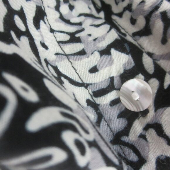 Very Vineyard Womens M / L Blue Gray Abstract Tropical Print Rayon Cropped Shirt - Picture 3 of 7